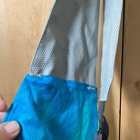 Lewis N Clark Blue and Green Crossbody Sling Bag - Picture 5 of 8